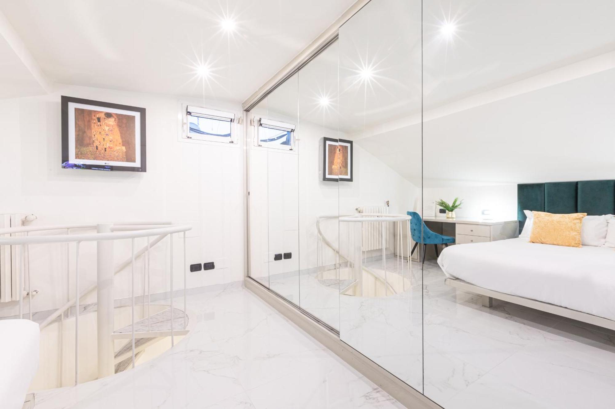 Monte Napoleone Split-Level Terrace Apartment - Top Collection Μιλάνο Εξωτερικό φωτογραφία